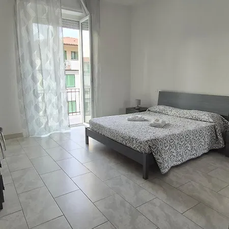Daire Eremare Casa Marina di Massa